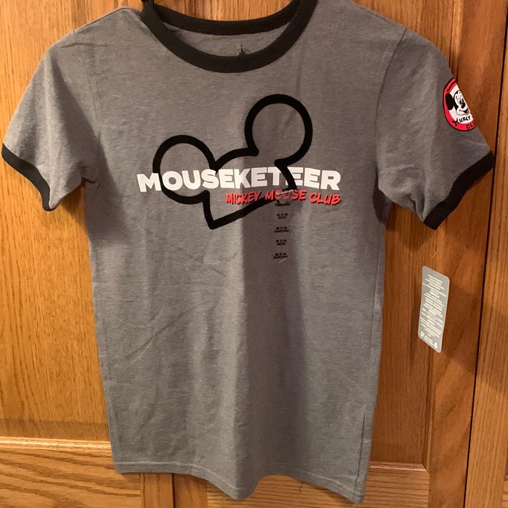 NWT Disney Boy’s Mouseketeer t-shirt size M (7/8)
